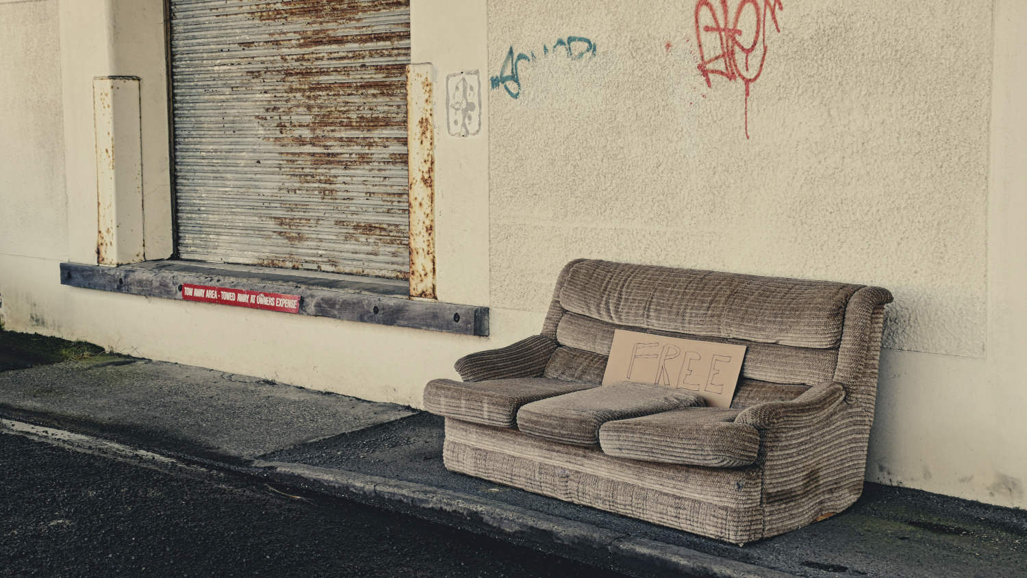 In Photography Circles Opinions Will Always Be Divided - Free Couch